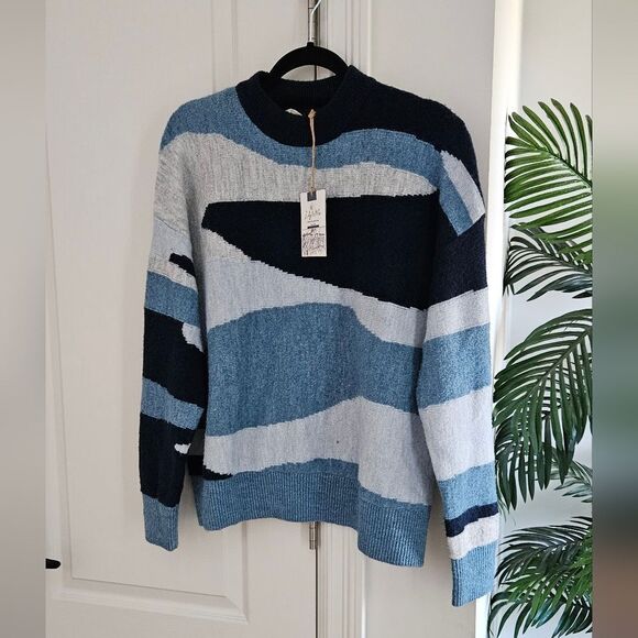 SOLD Lily & Me Blue and Black Abstract Sweater - Picture 1 of 5